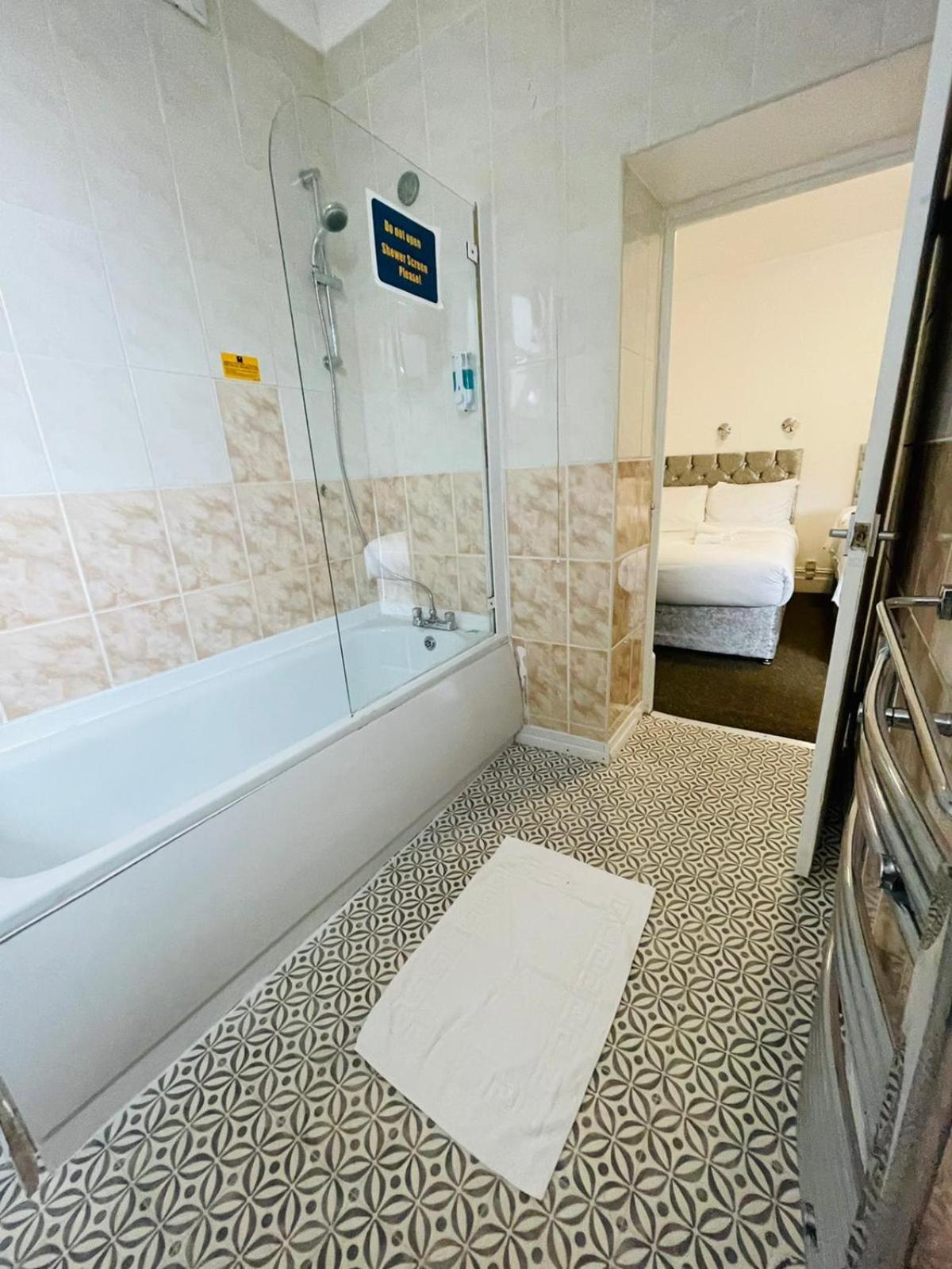 Star Hotel, South لايستر المظهر الخارجي الصورة