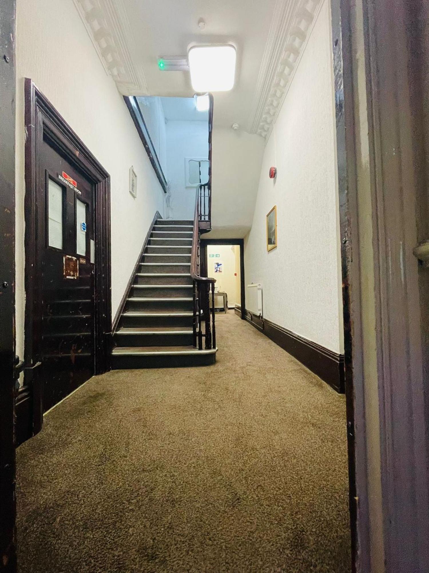 Star Hotel, South لايستر المظهر الخارجي الصورة